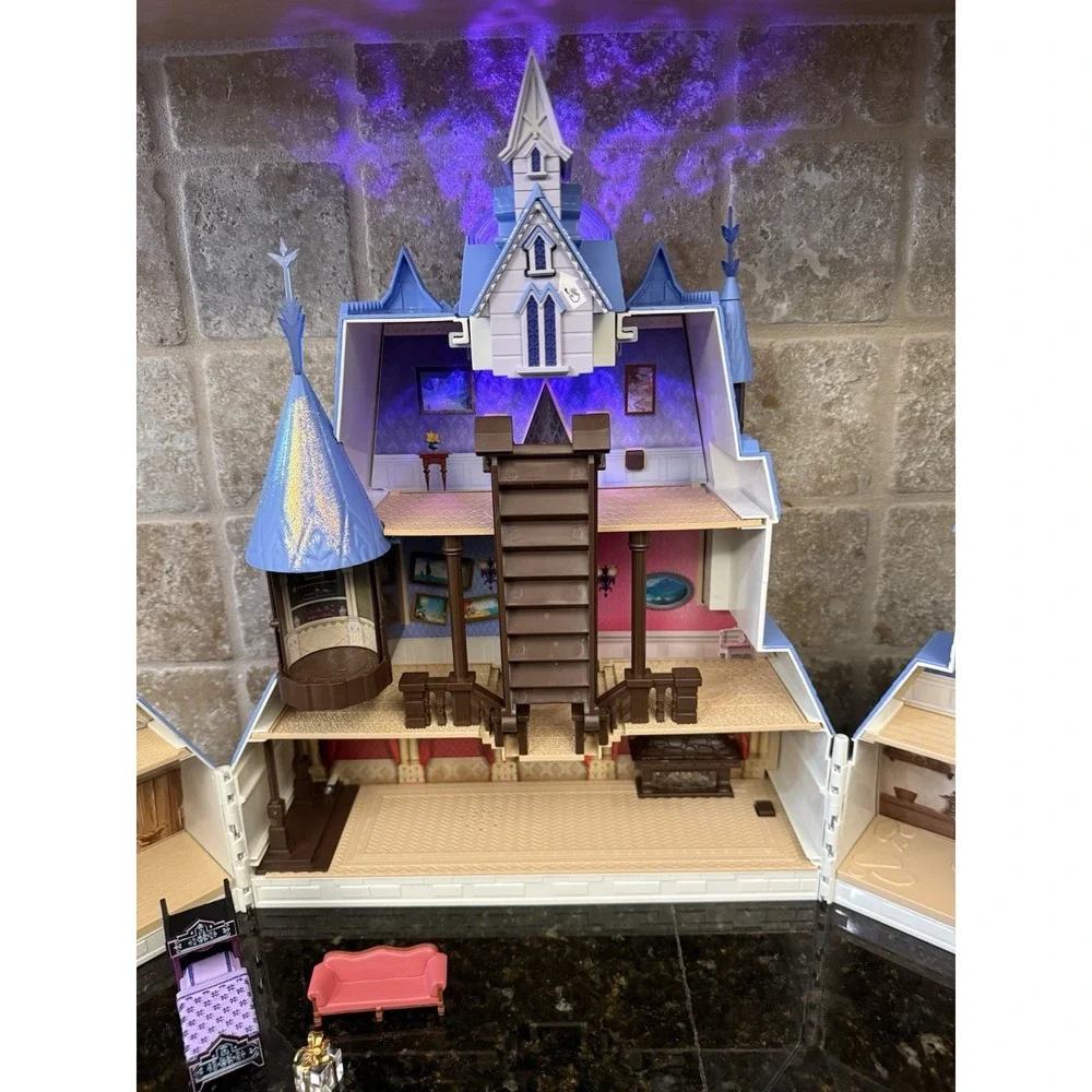 Disney Store London Animator's Collection Frozen 2 Ultimate Arendelle Castle Set